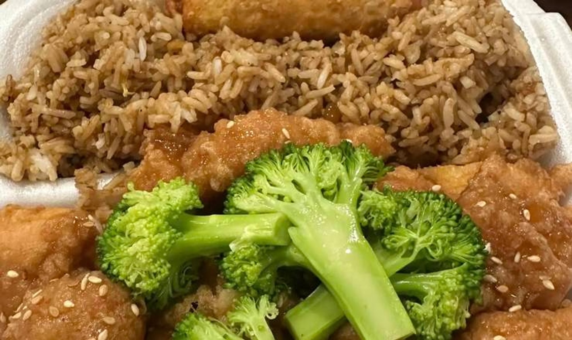 Hunan Chicken or Beef Combination Dinners