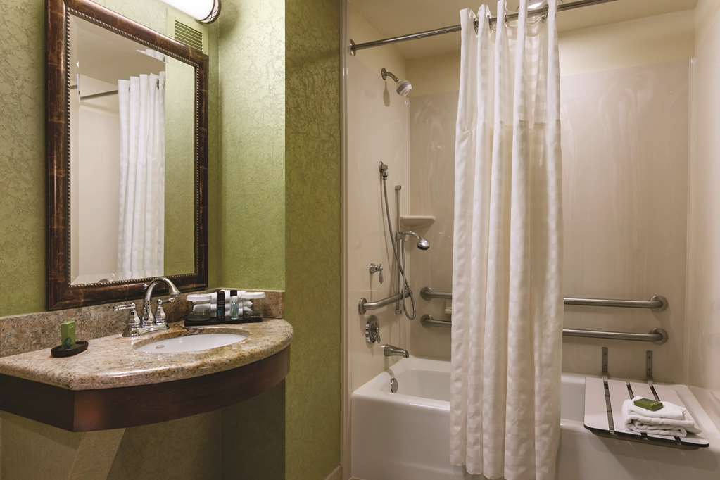 Embassy Suites by Hilton Omaha La Vista Hotel & Conference Center Image
