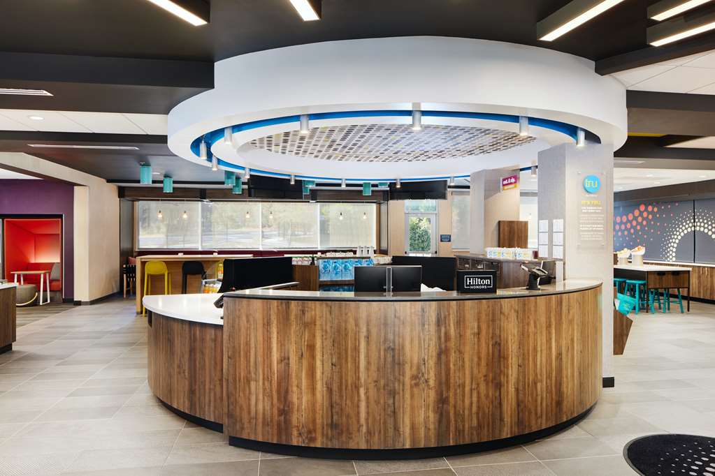 Tru by Hilton Atlanta Northlake Parkway Image