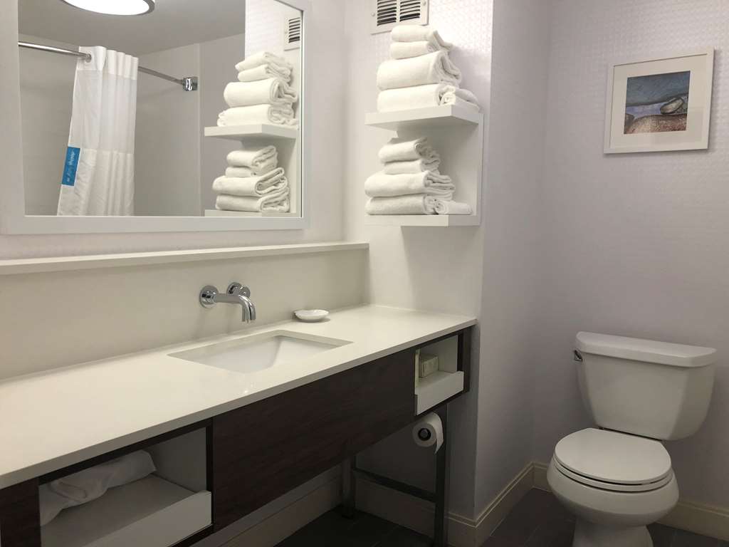 Hampton Inn Youngstown-North Image