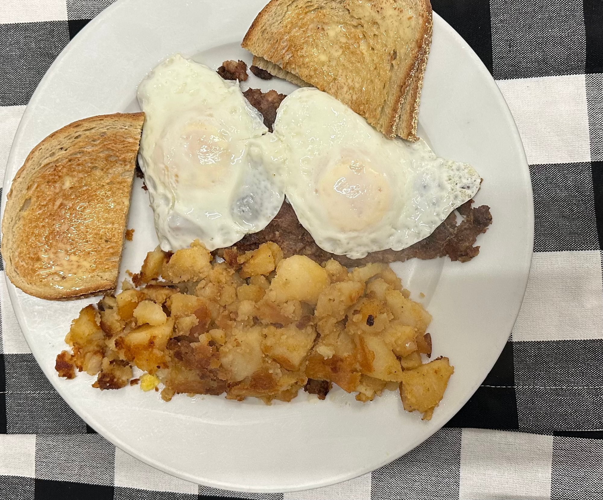 Corned Beef Hash & Eggs
