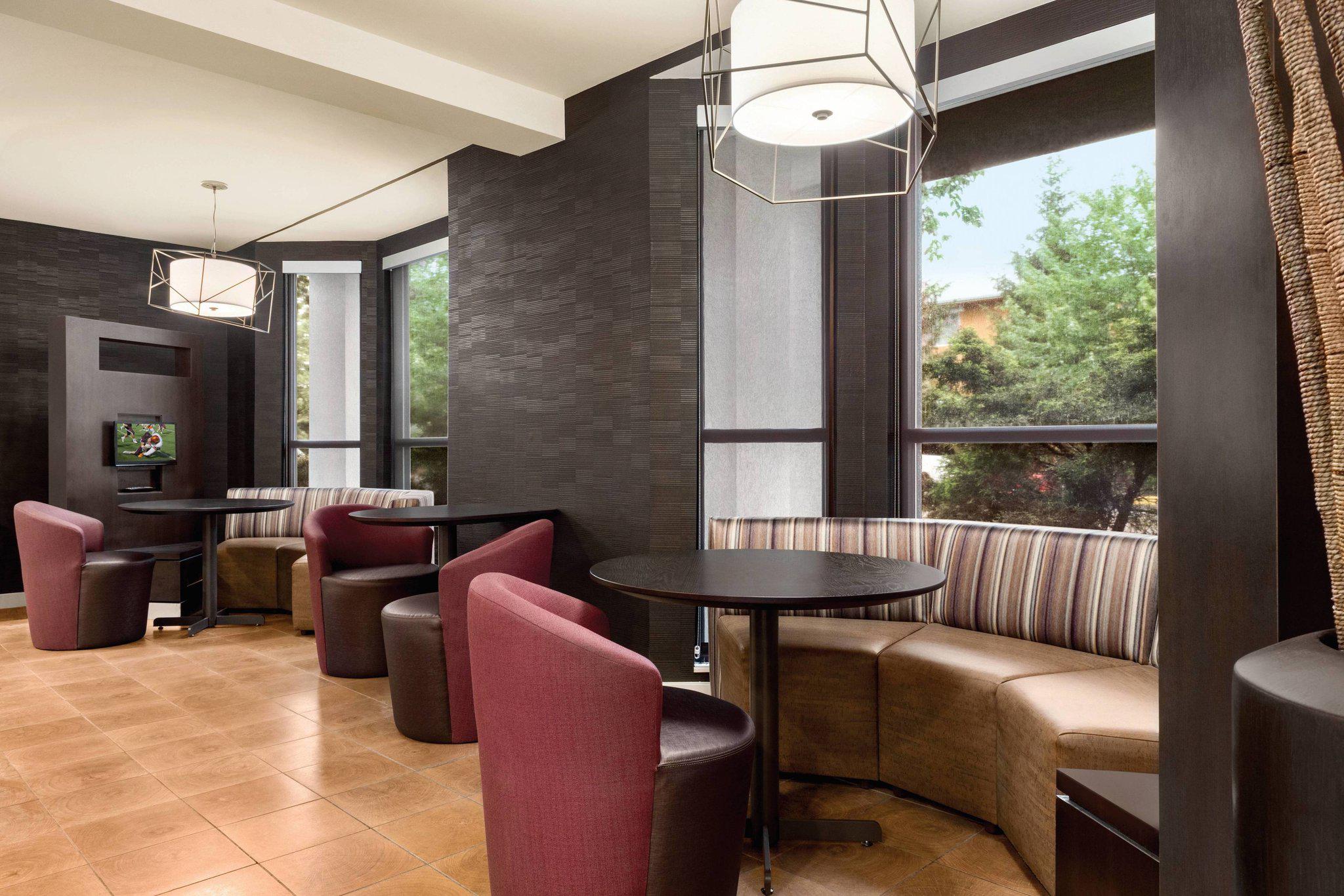 Courtyard by Marriott Dayton North Photo