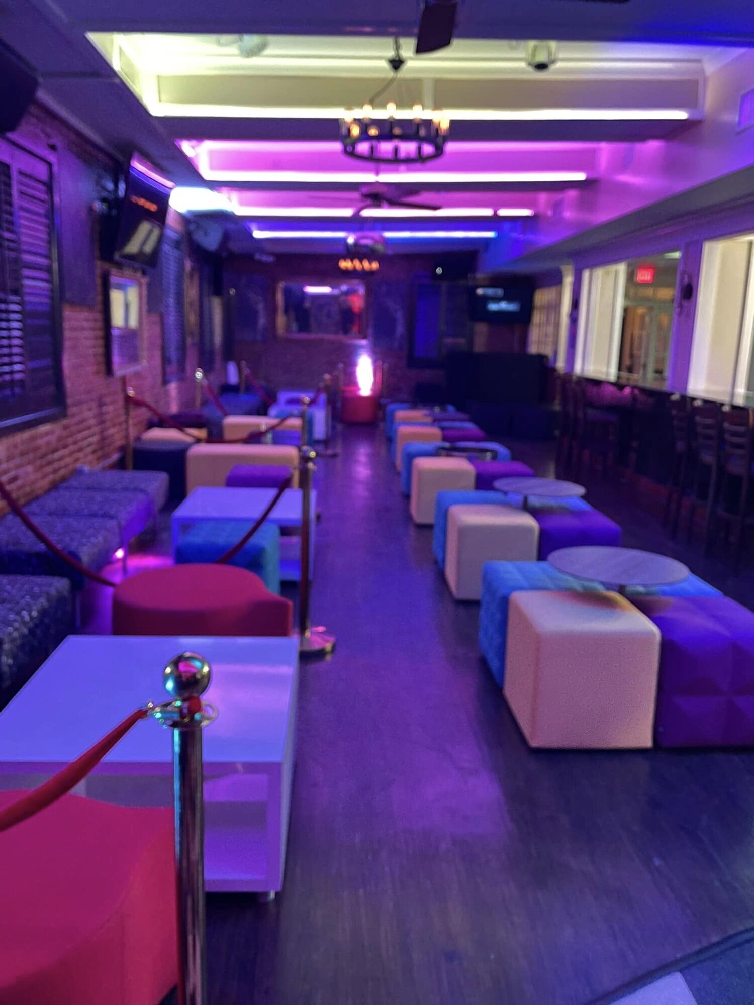 RHINO RESTAURANT & LOUNGE Image