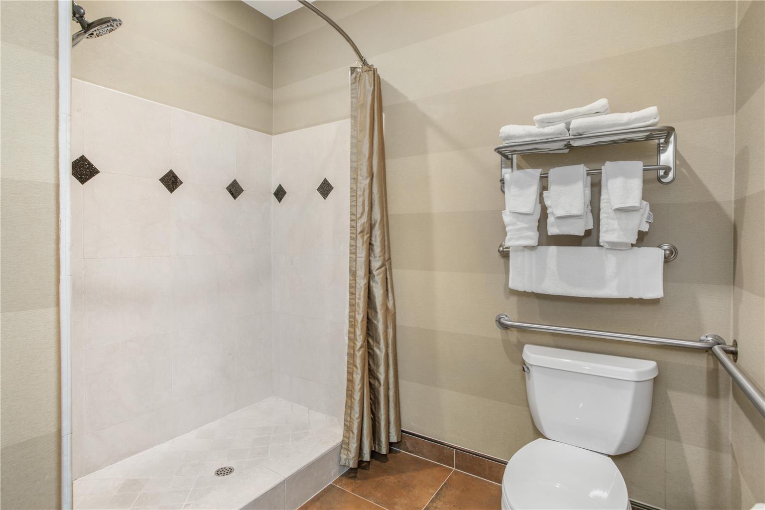 Best Western Plus Brookside Inn Image