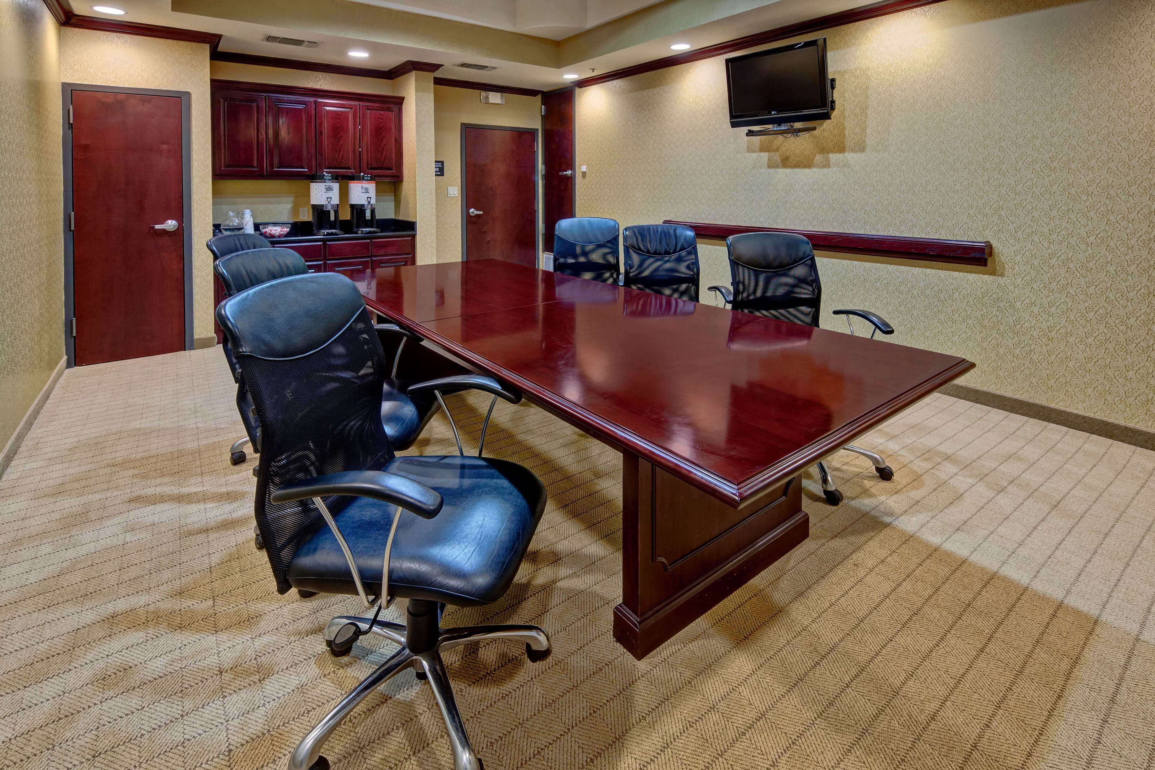 Hampton Inn & Suites Corsicana Photo