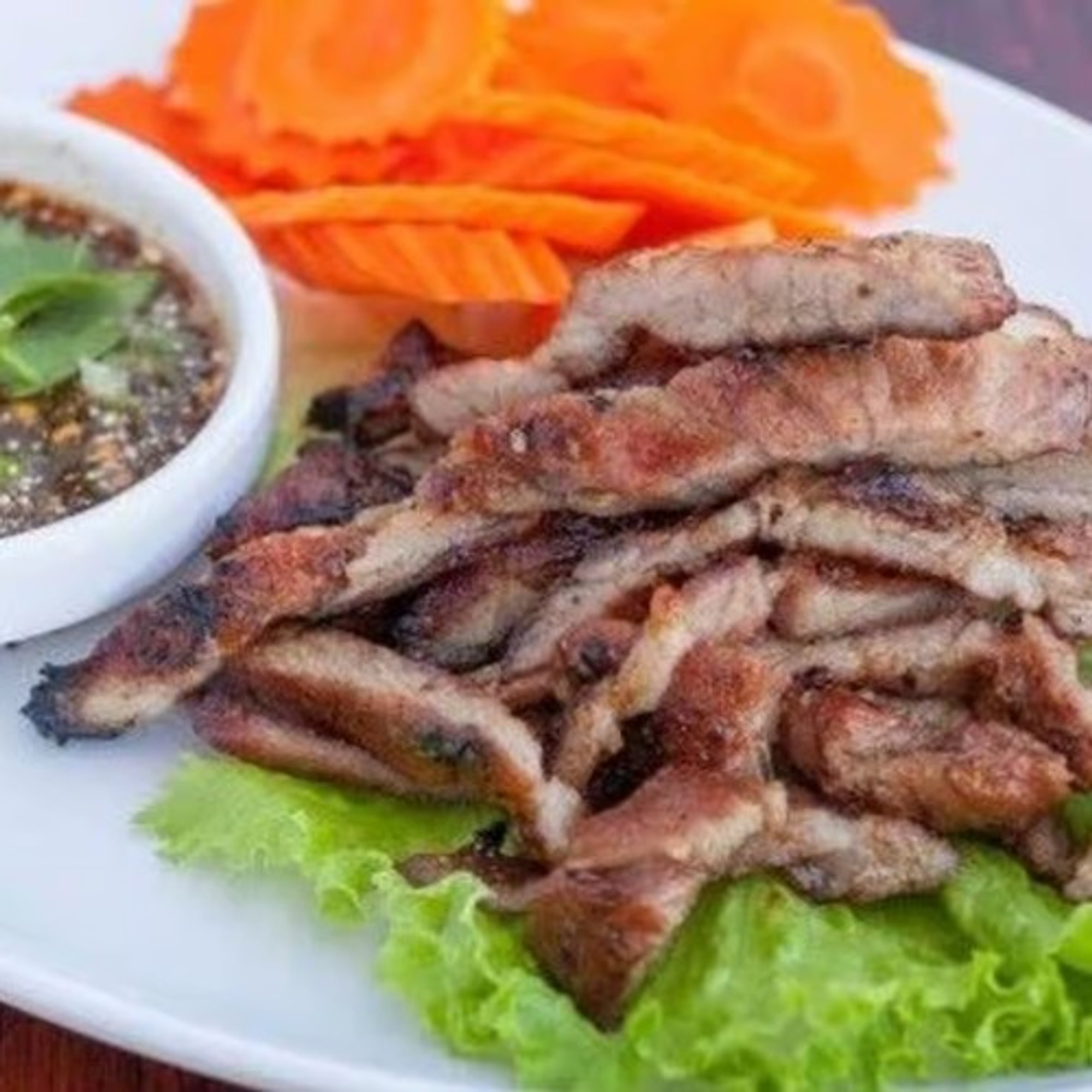 Grilled Marinated Pork (หมูหมักย่าง)