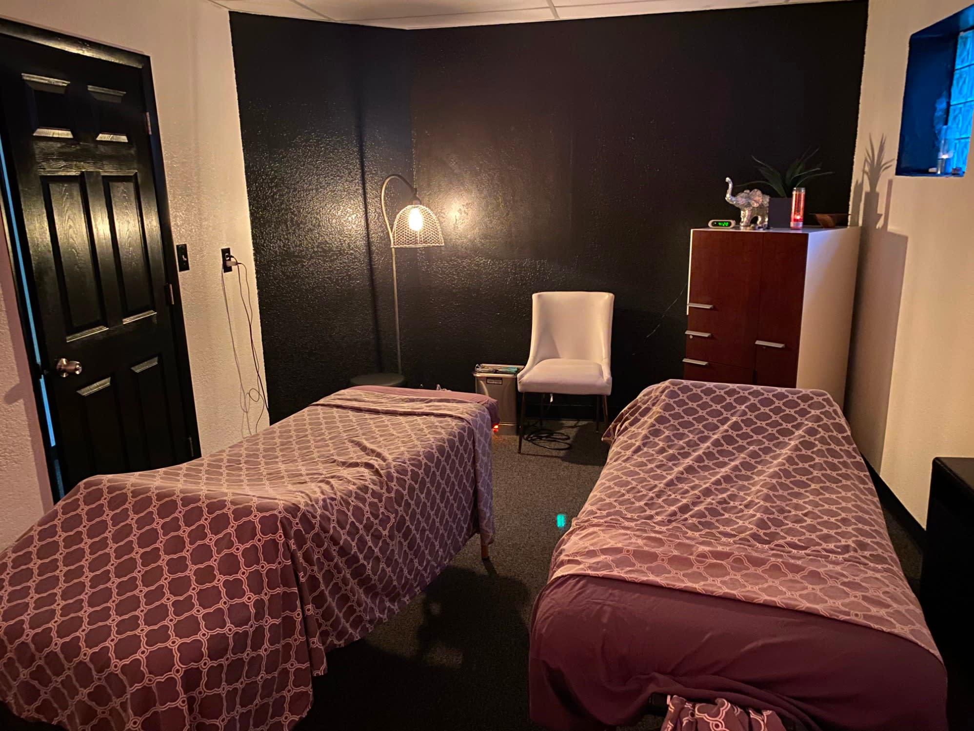 Best 30 Massage Therapists in Milwaukee, WI with Reviews