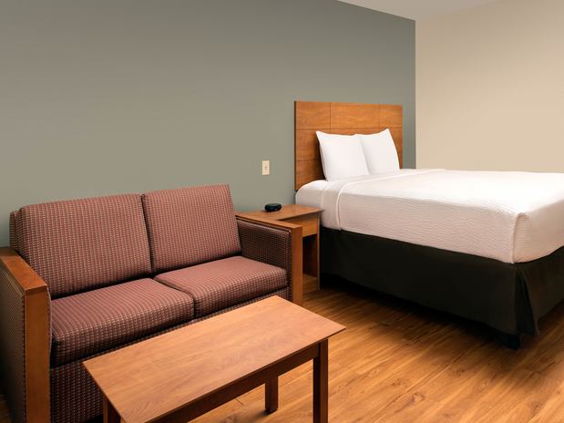 Images WoodSpring Suites Council Bluffs