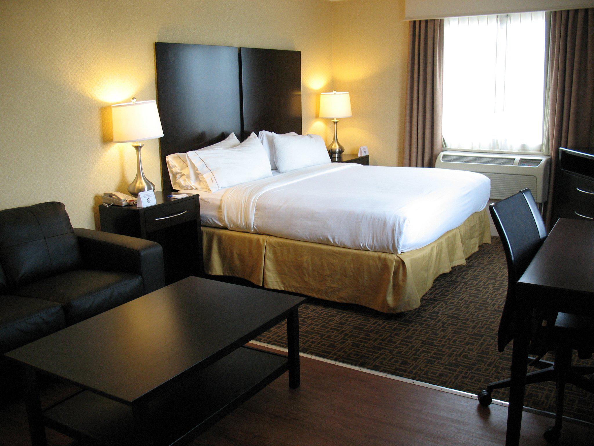 Holiday Inn Express Philadelphia - Penns Landing Photo