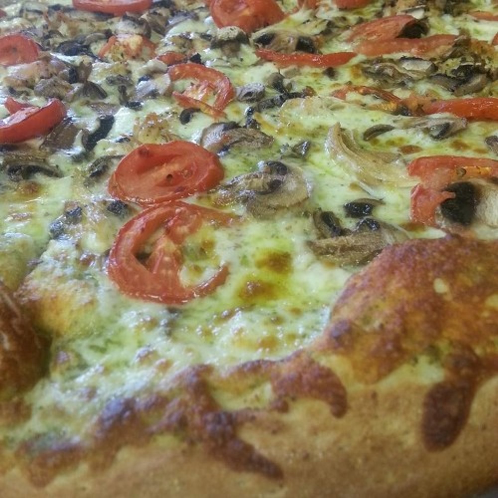 Chicken Pesto Pizza 12" - 6 Slices