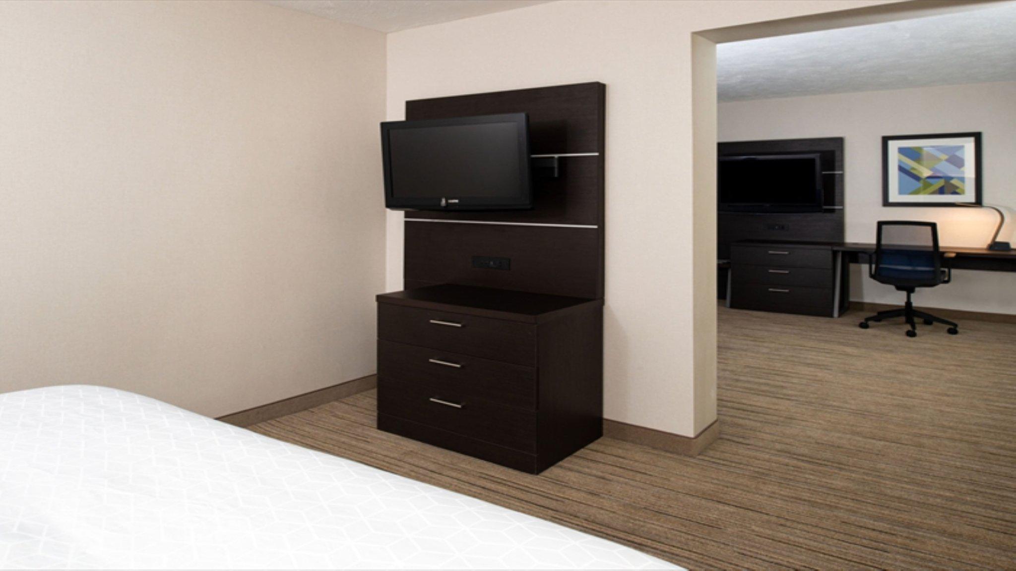 Holiday Inn Express Cincinnati West Photo