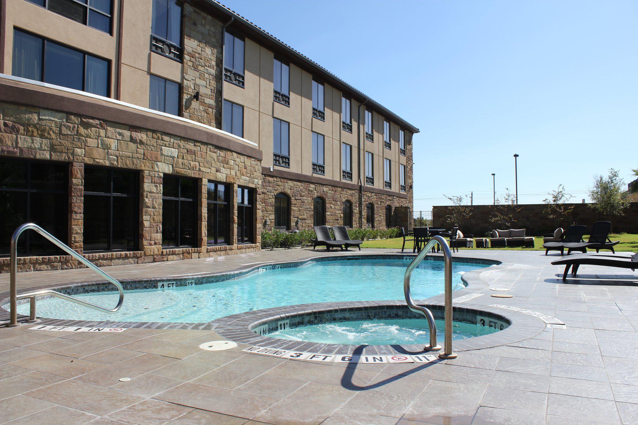 Holiday Inn Express & Suites Austin NW - Lakeway Photo