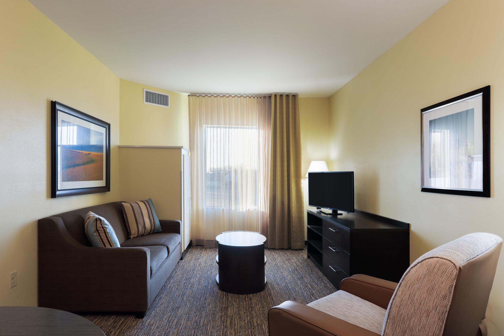 Candlewood Suites Lenexa - Overland Park Area Photo