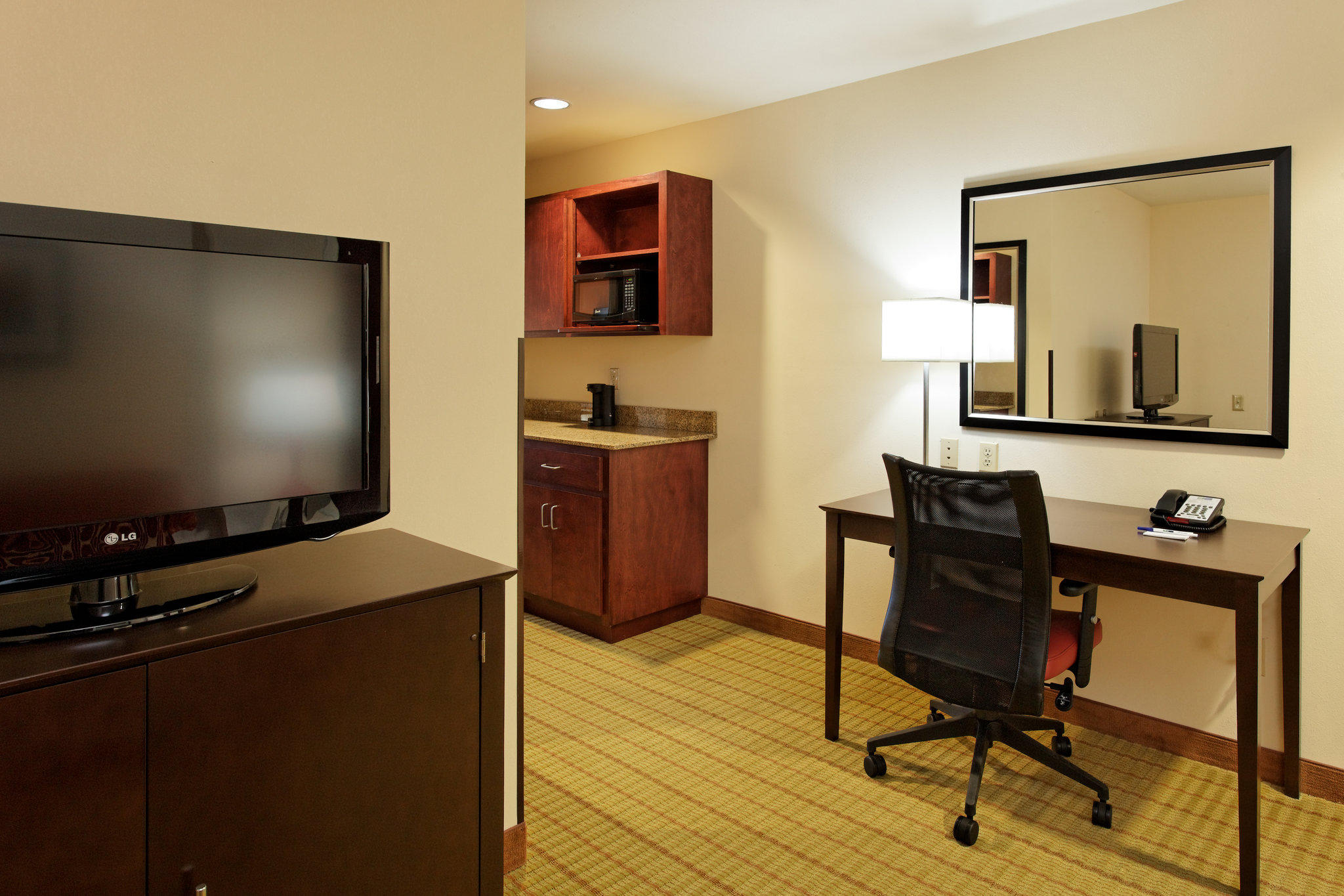 Holiday Inn Express & Suites Florence Northeast Photo