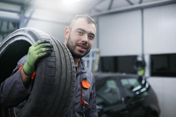 Images Paredes Tire Shop