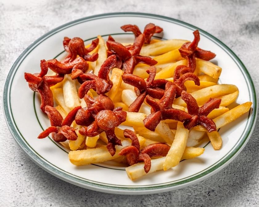 Salchipapas Con Papas Fritas / Hot Dog with French Fries