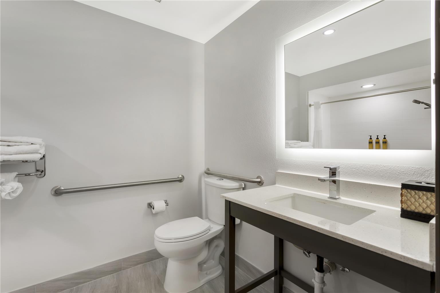 Best Western Plus First Coast Inn & Suites Image