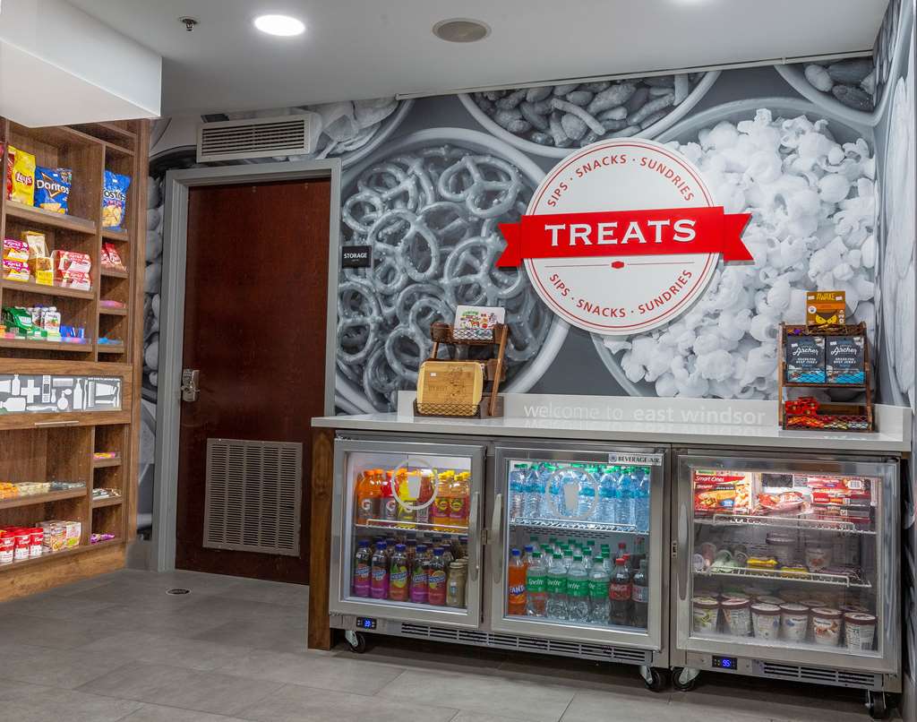 Hampton Inn East Windsor Image