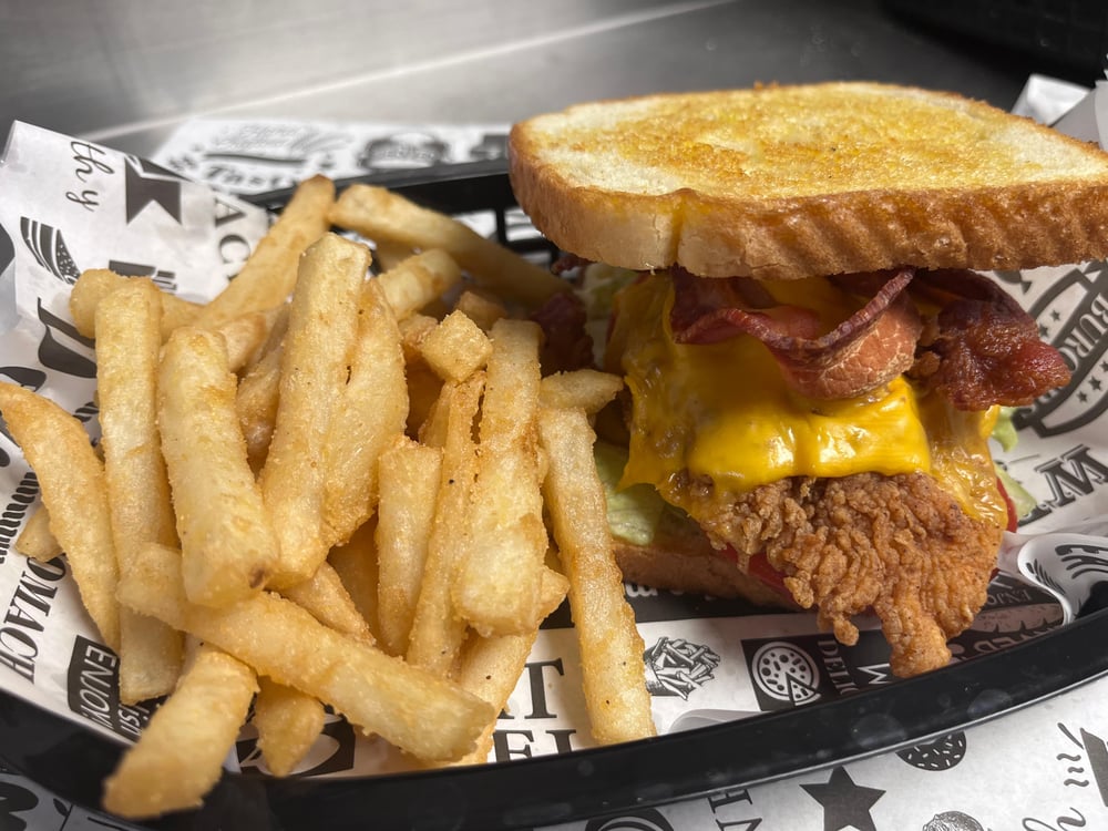 Chicken Club (Crispy) + FRIES