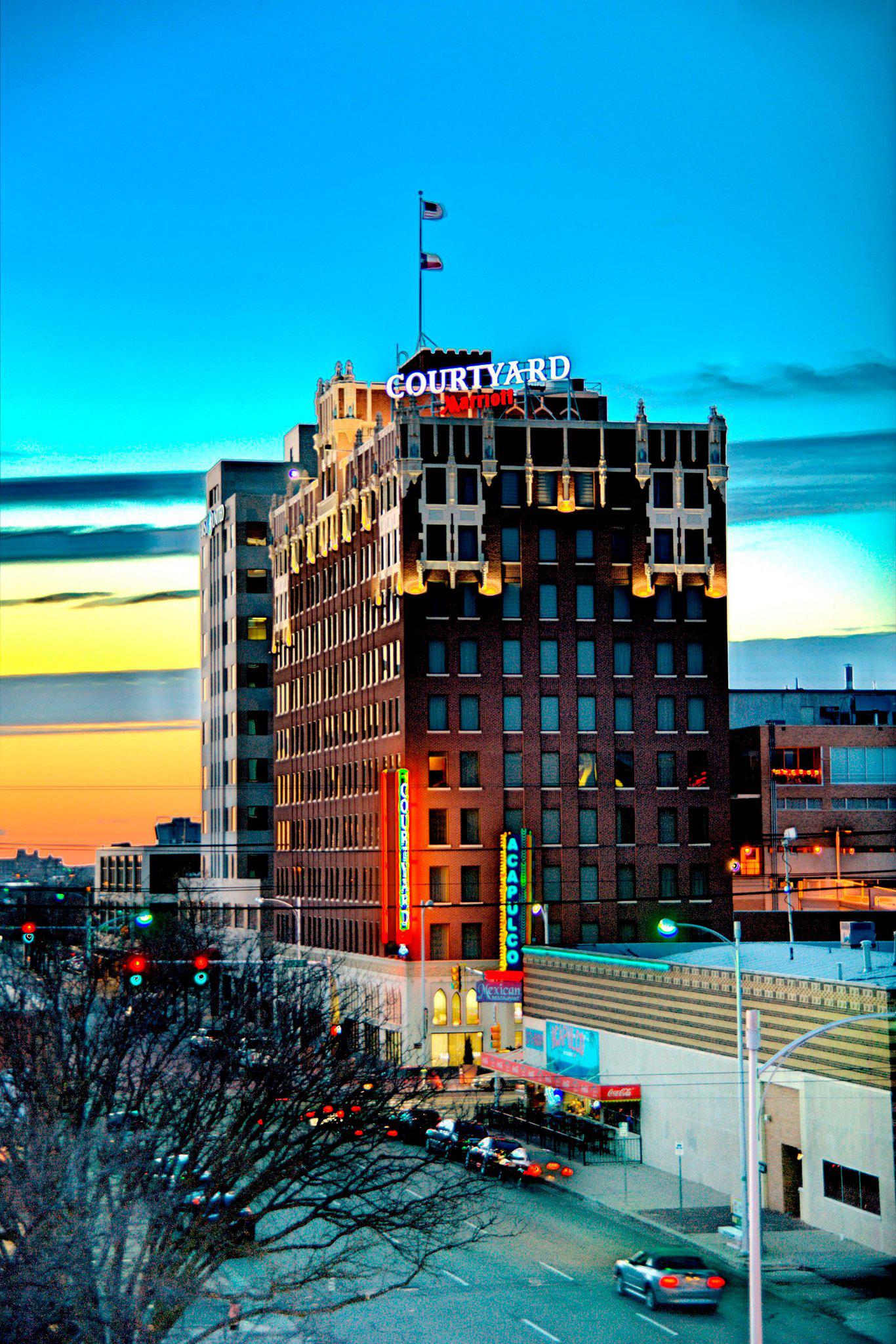 Courtyard by Marriott Amarillo Downtown Photo