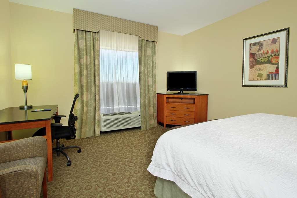 Hampton Inn & Suites Buffalo Image