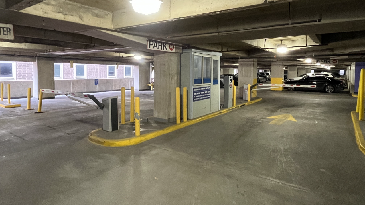 LAZ Parking - BMO Plaza