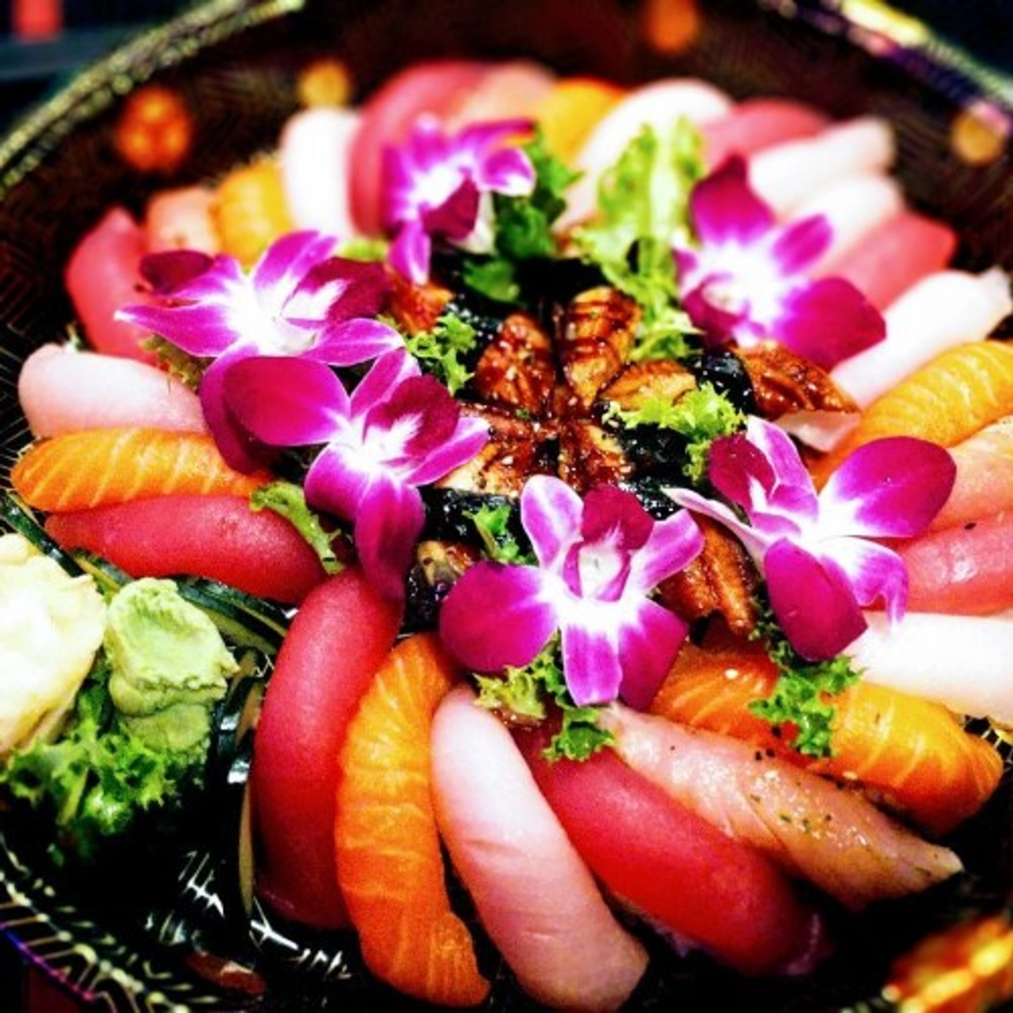 Pine Platter (4 big round trays - 170 pcs)
