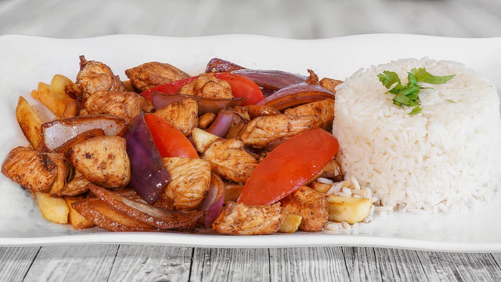 Pollo Saltado