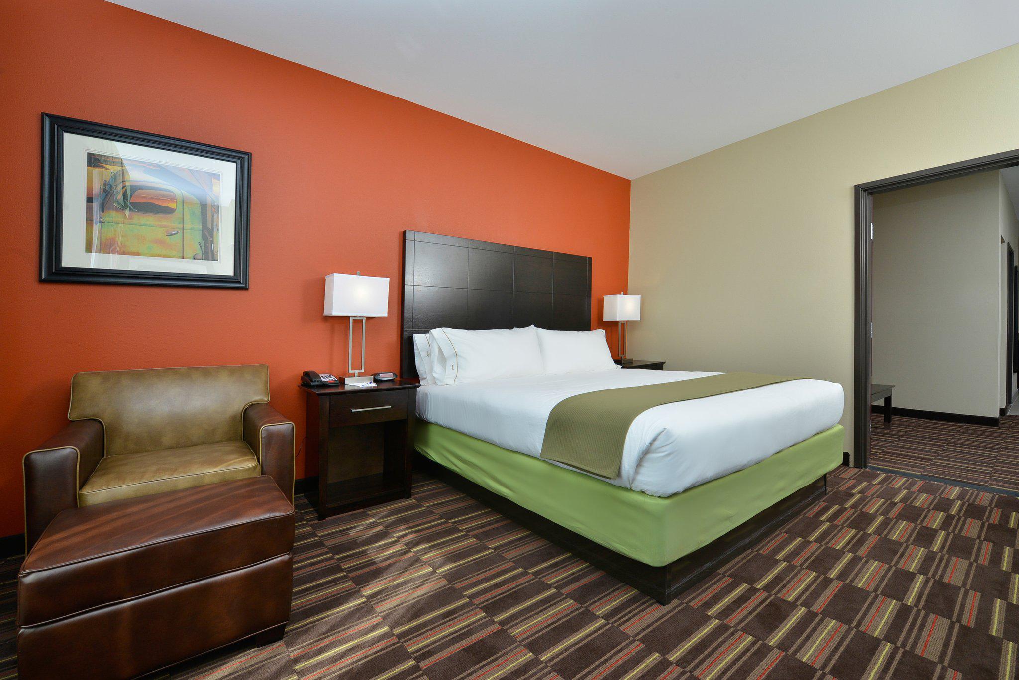 Holiday Inn Express & Suites Alva by IHG Image
