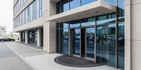 3 Reasons to Use Automatic Doors For Your Business