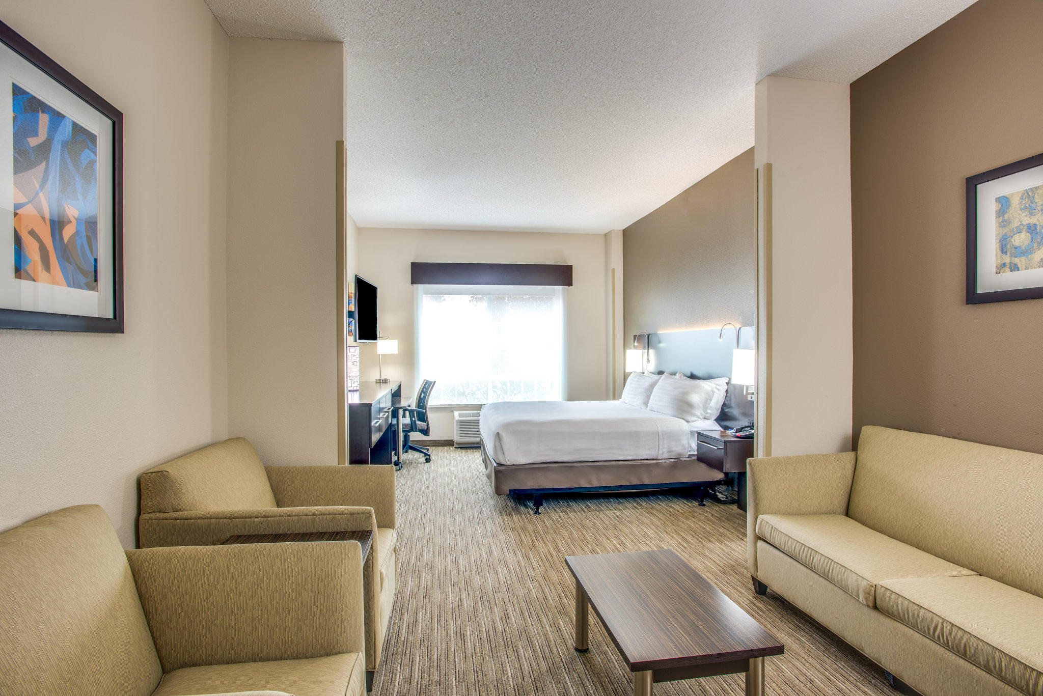 Holiday Inn Express & Suites Bethlehem Photo