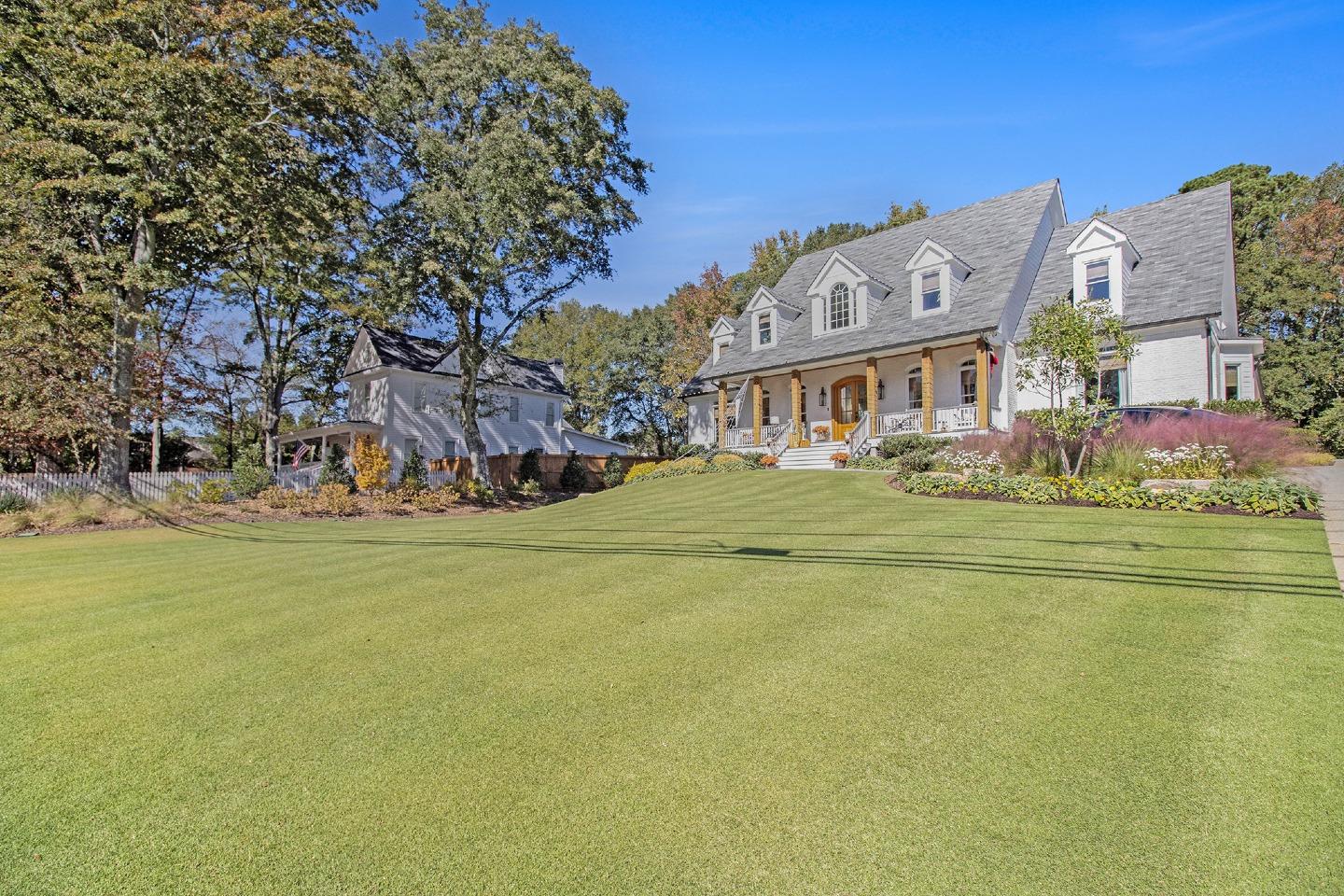 Outside Landscape Group Image