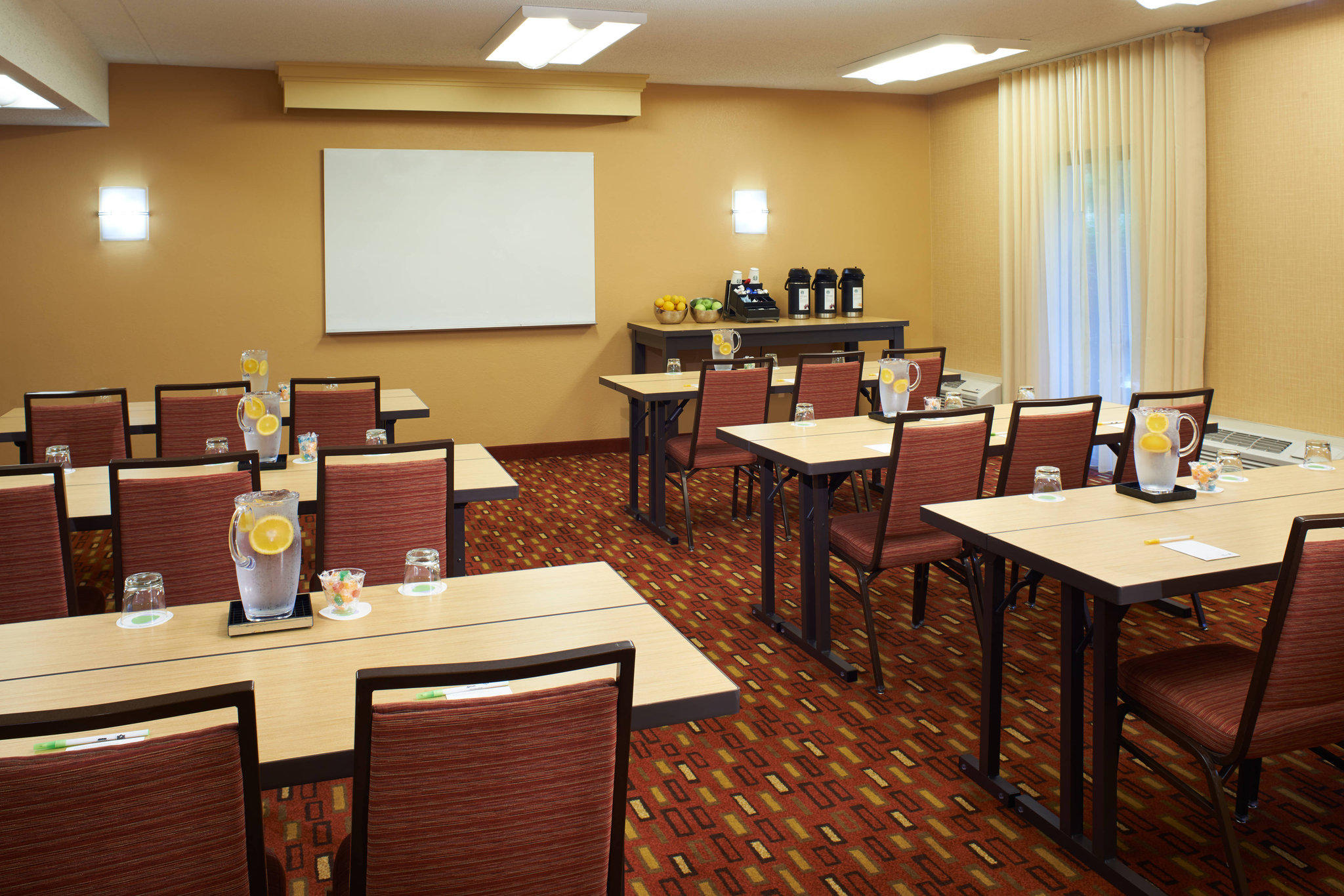 Courtyard by Marriott Lexington North Photo