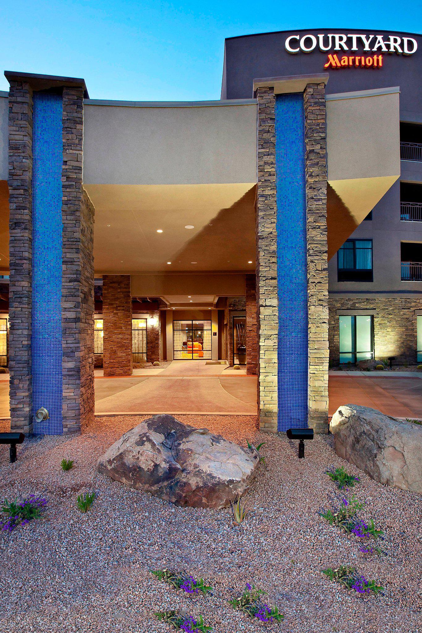 Courtyard by Marriott Scottsdale Salt River Photo