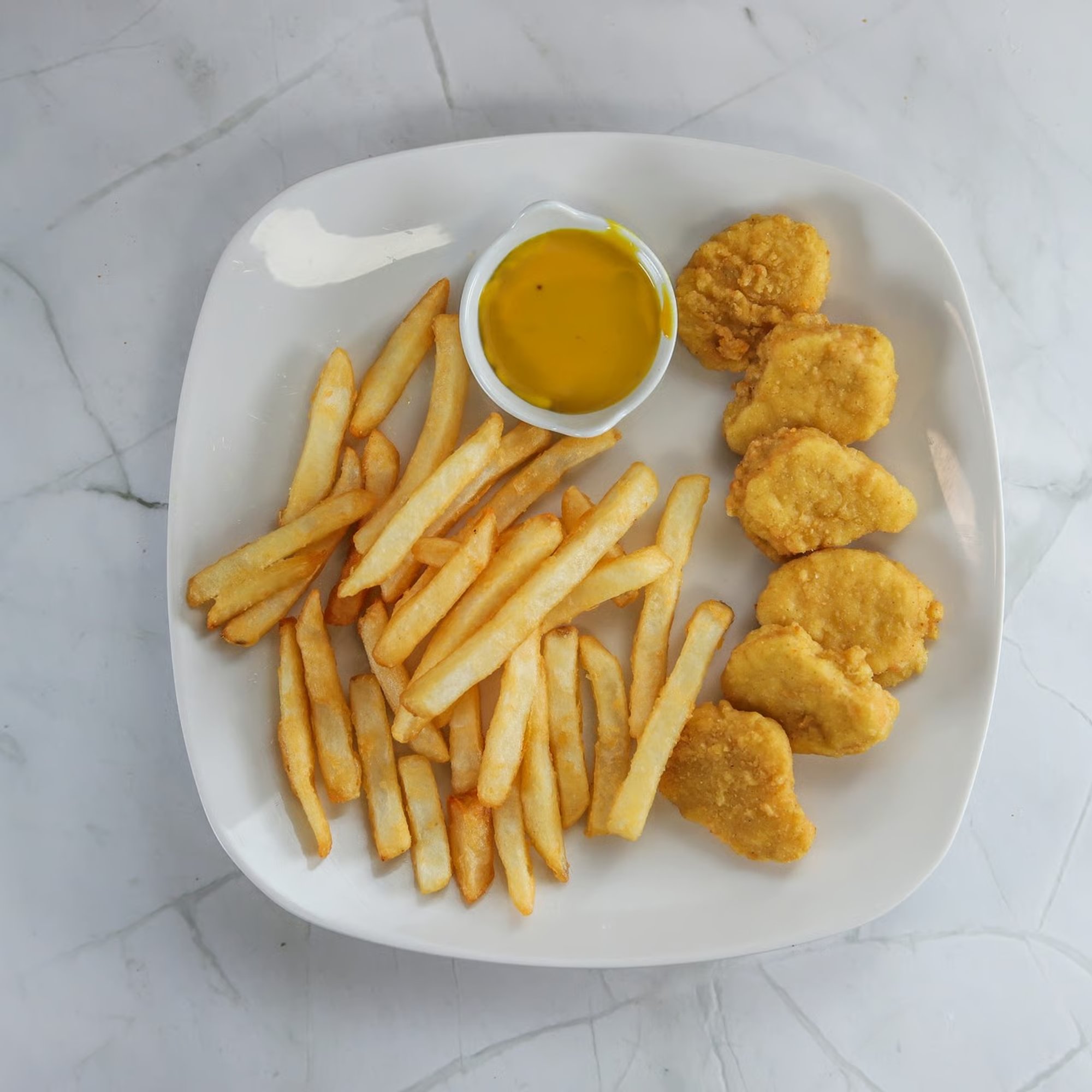 Kids nuggets with fries