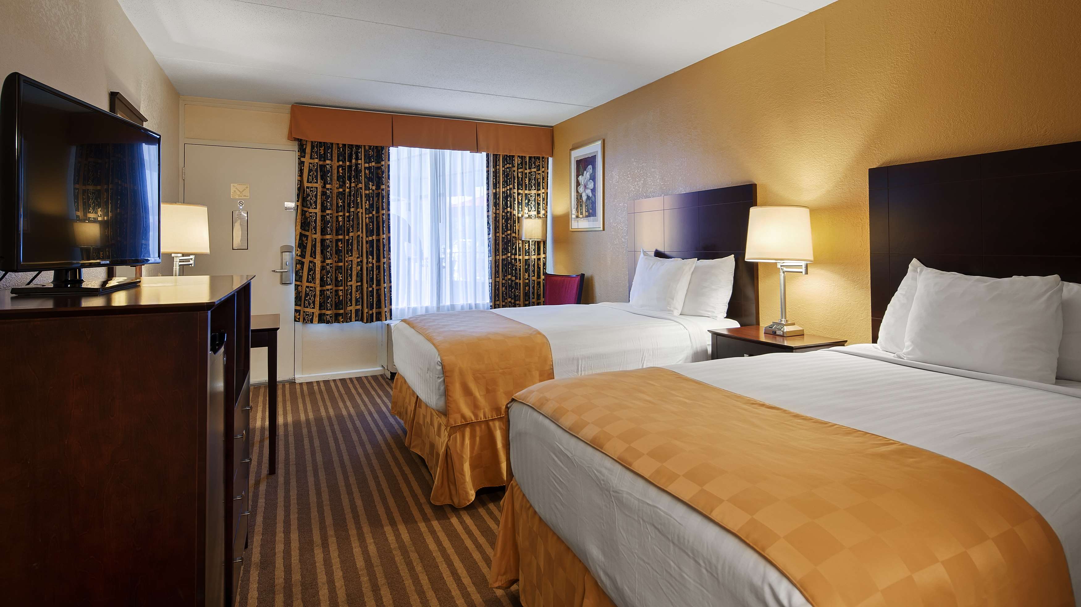 Best Western Heritage Inn Photo