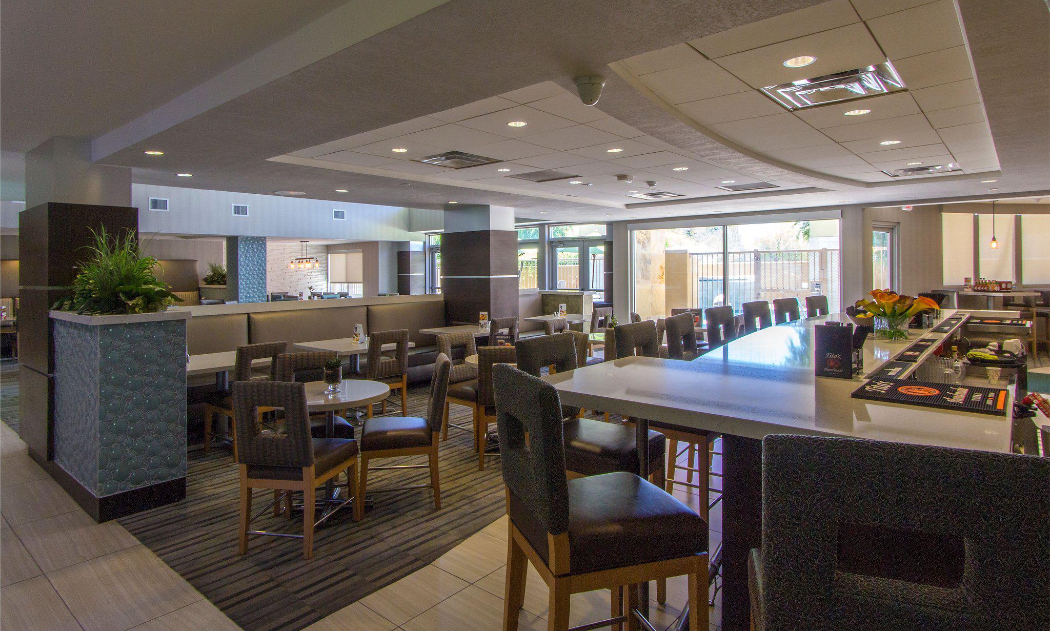 Holiday Inn & Suites Scottsdale North - Airpark Photo