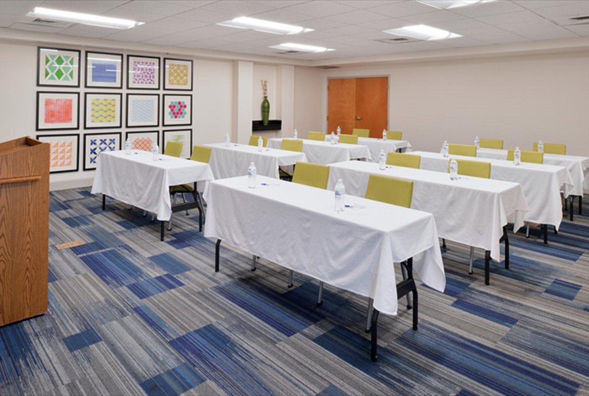 Holiday Inn Express & Suites Mooresville - Lake Norman Photo