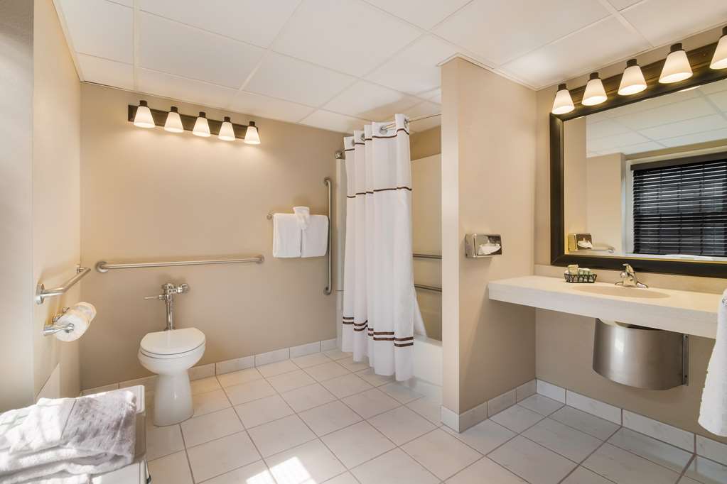 Best Western University Inn Image