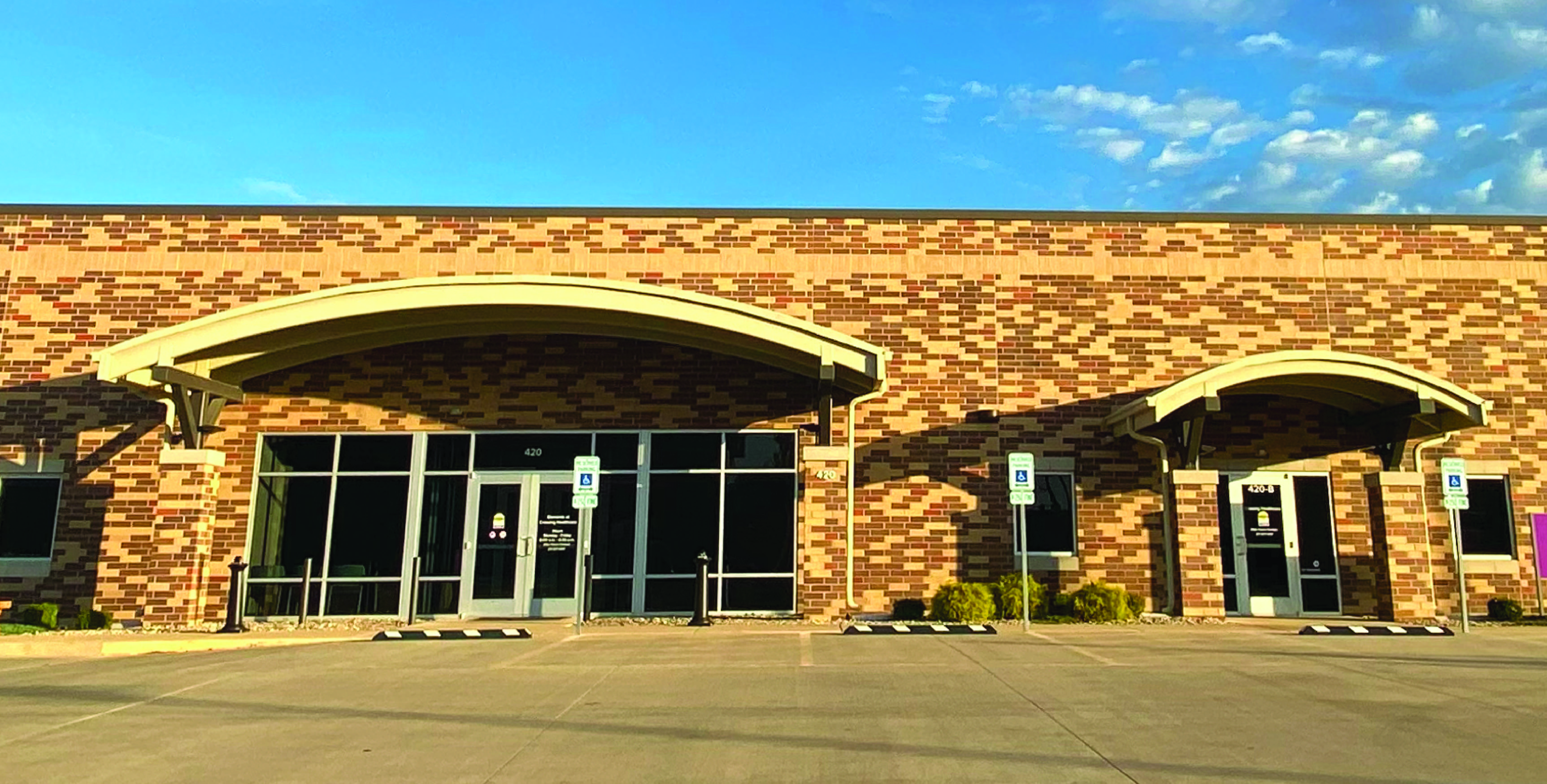 Familia Dental Decatur-Crossing Logo