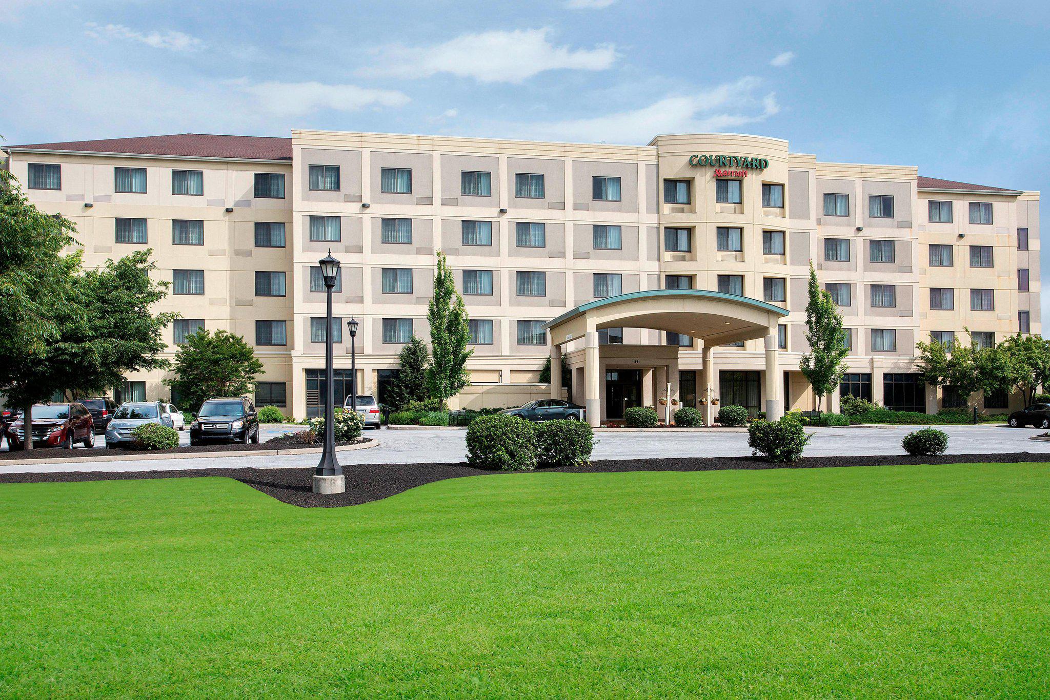 Courtyard by Marriott Lancaster Photo