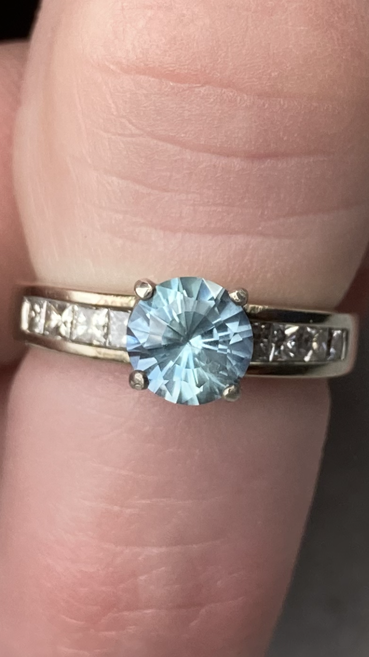 Gemstone Jeweler Image