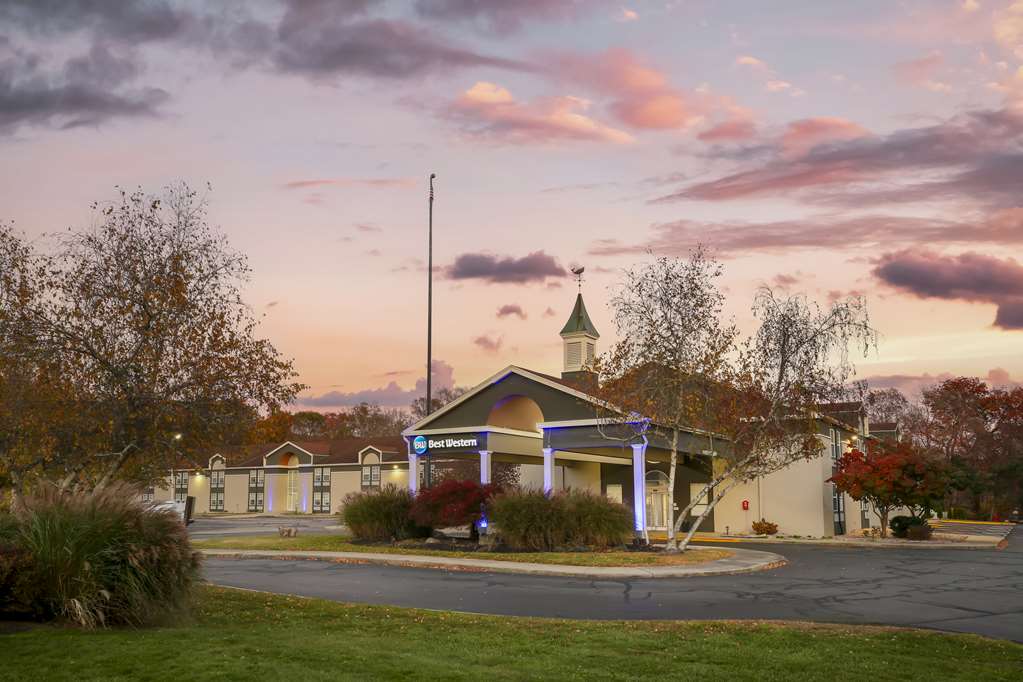 Best Western Mystic Hotel Image