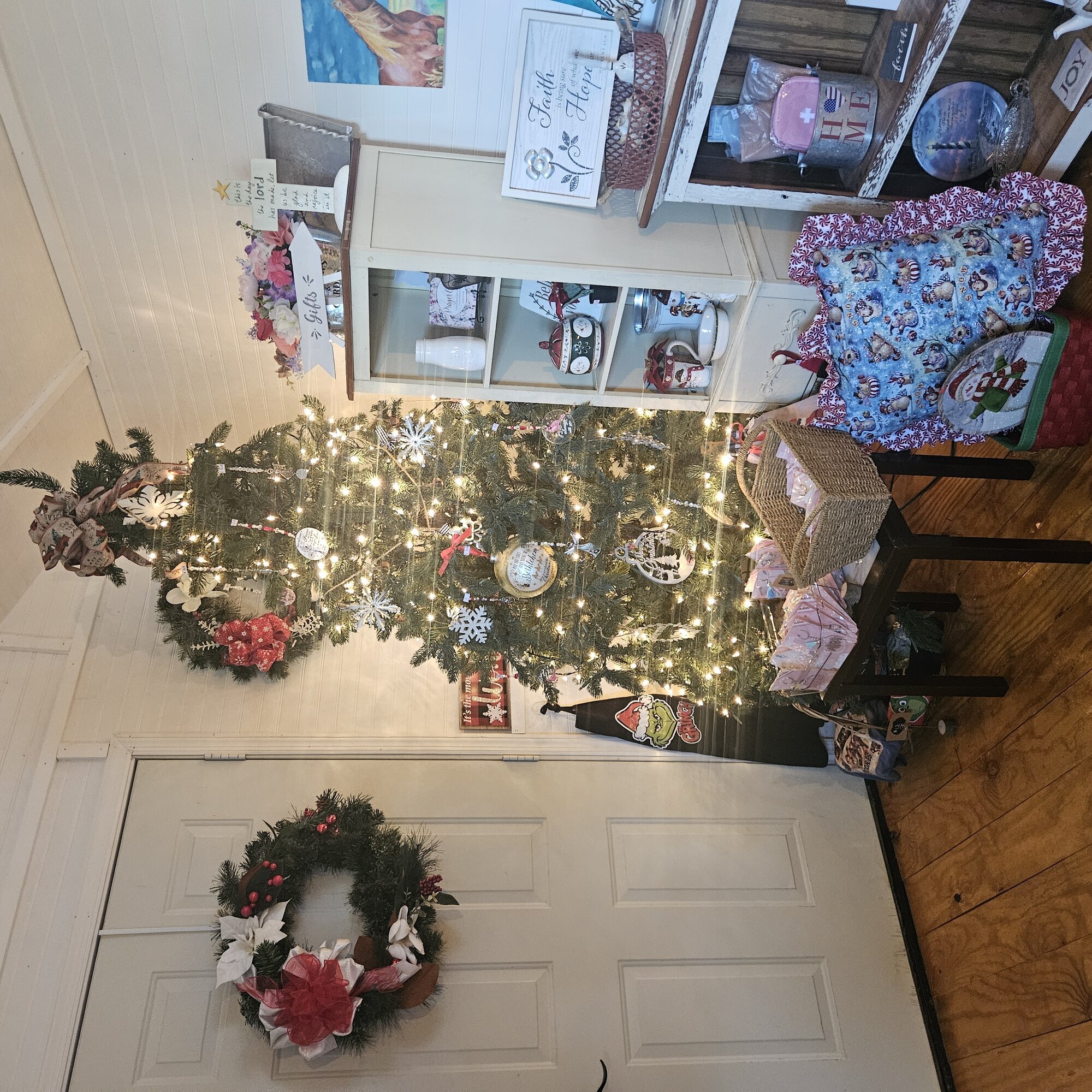 Red s General Store Image