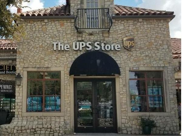 Facade of The UPS Store McKinney