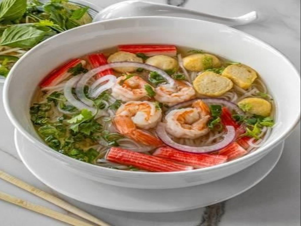 P9. Seafood Pho