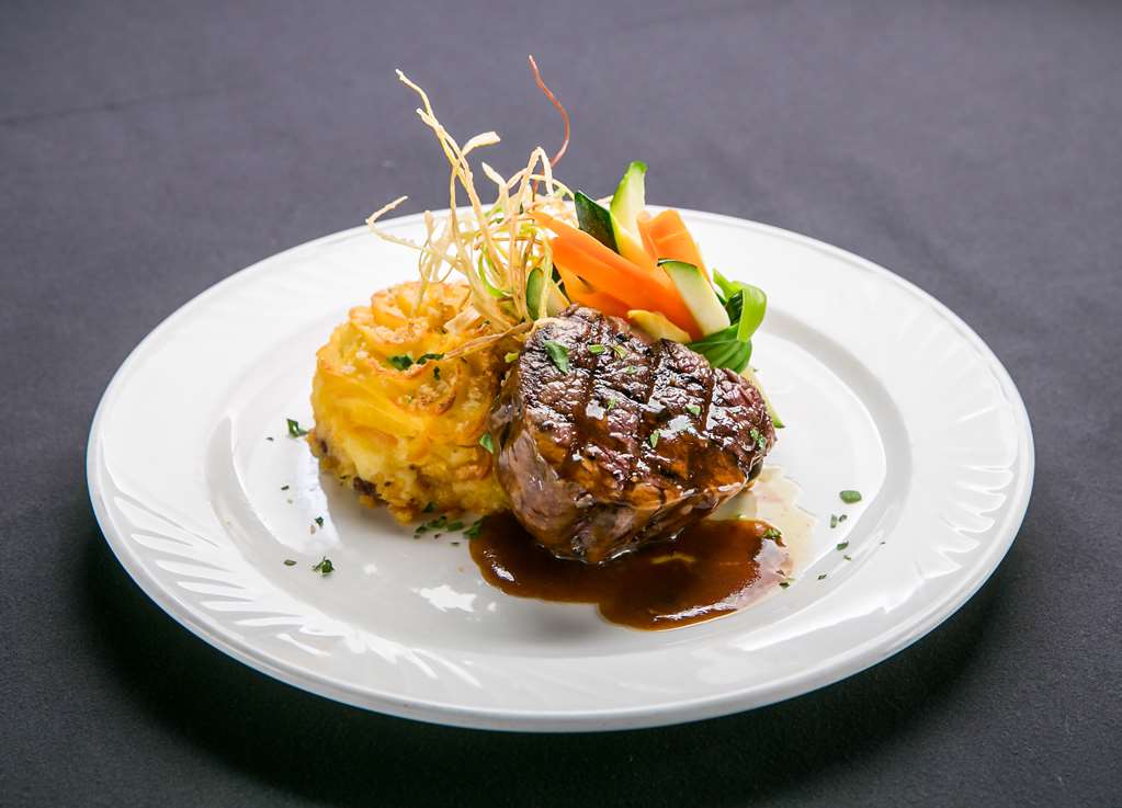 DoubleTree by Hilton Hotel Chicago - Alsip Image