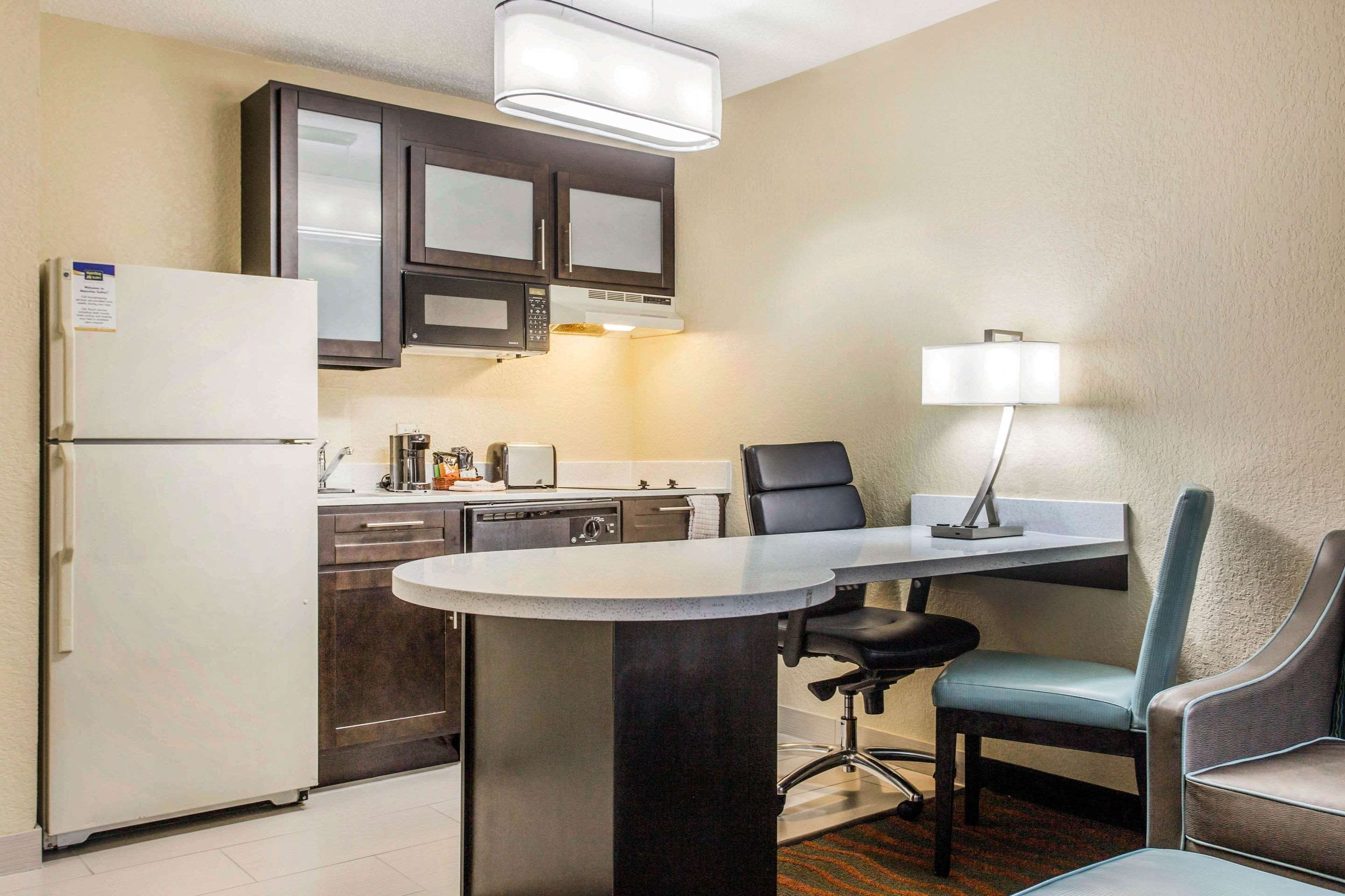 Mainstay Suites Greenville Airport Photo