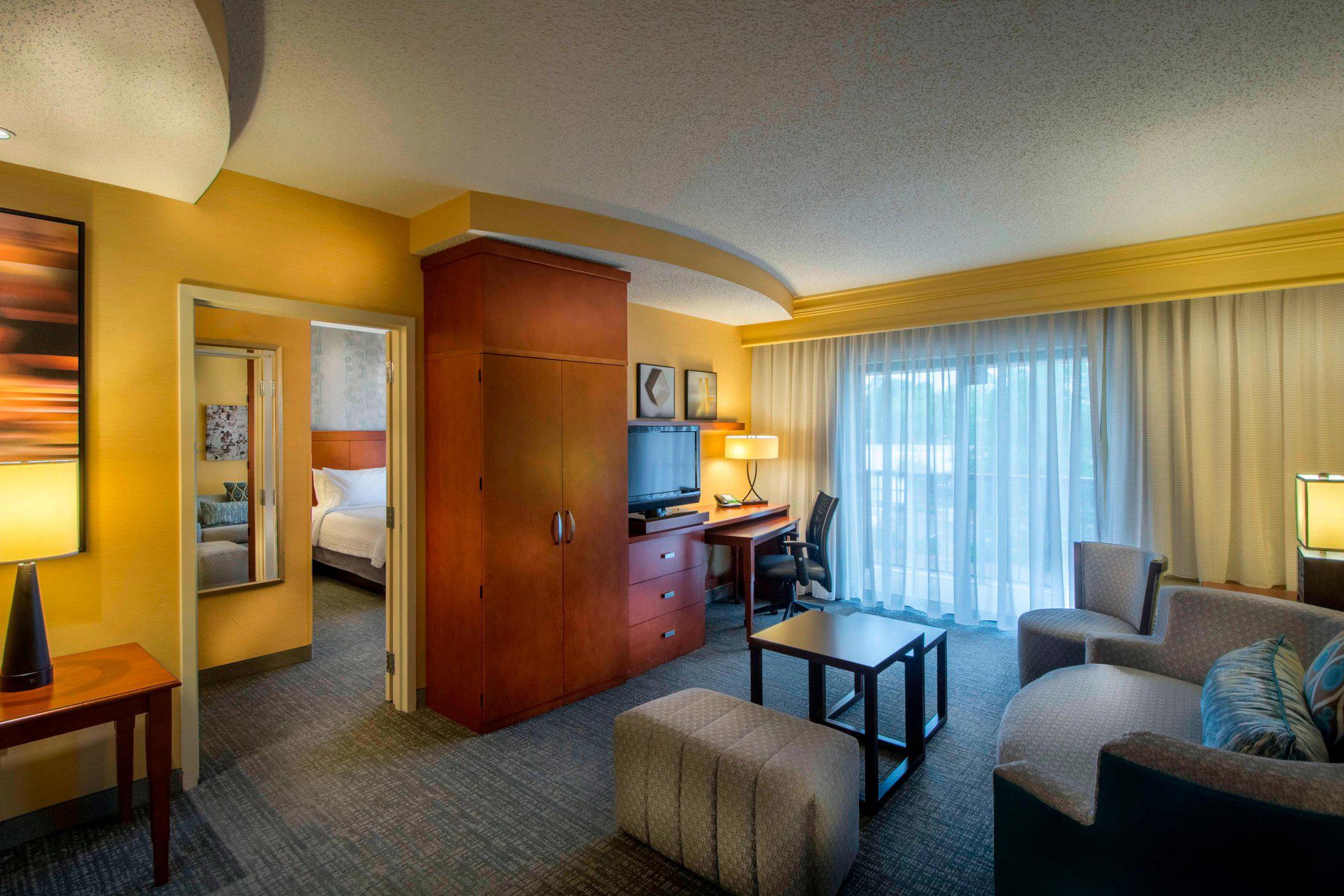 Courtyard by Marriott Greensboro Airport Photo