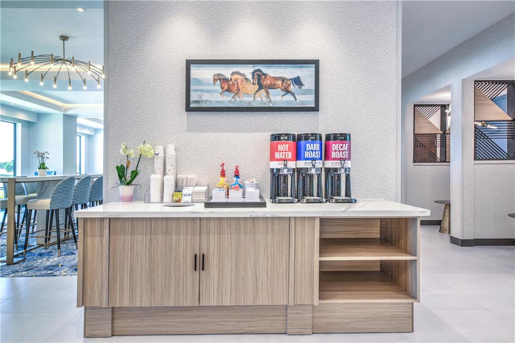 Hampton Inn and Suites Irving Hwy 183 Image